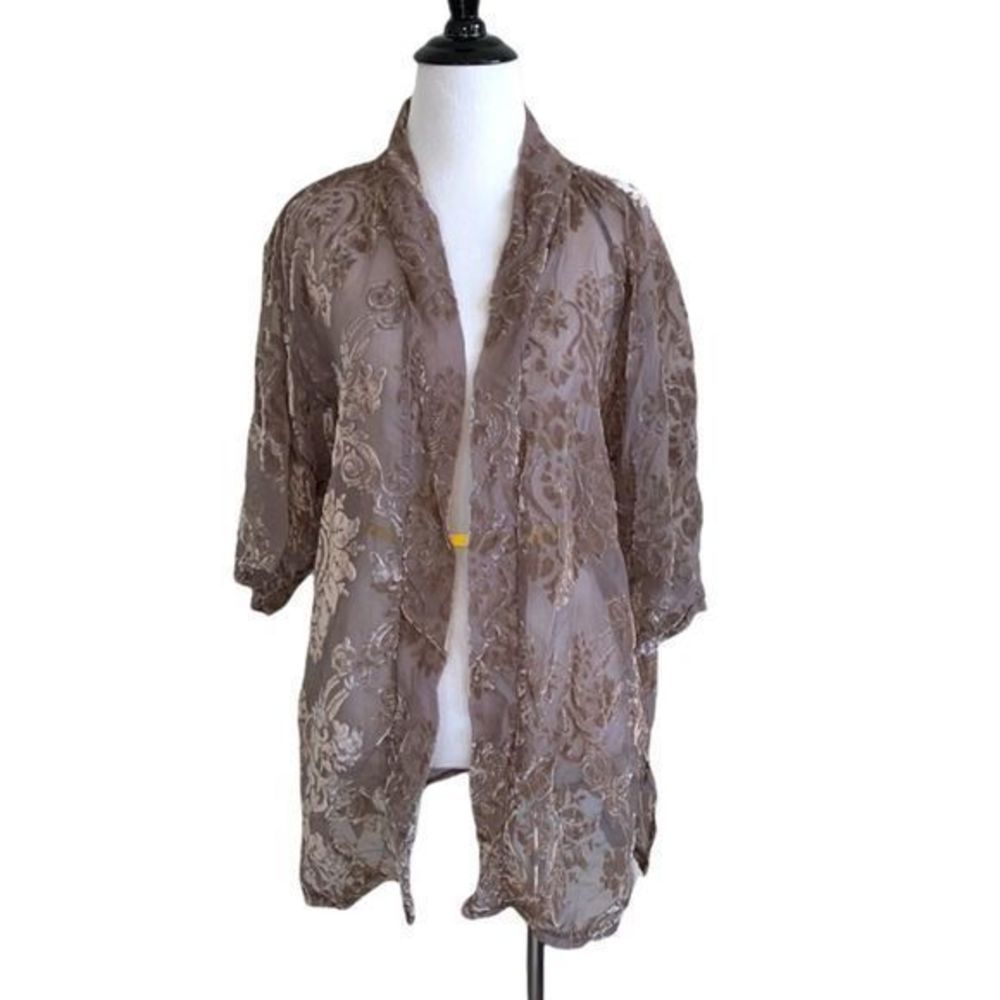 5/$30 🎈 BKE boutique women’s medium velvet cardigan